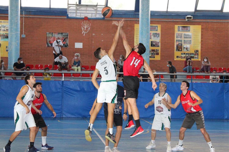 Victòria clara del Bàsquet Sitges a Pins Vens davant La Salle Bonanova. El partit va servir tant per posar a prova el joc i la preparació de l’equip, com els protocols preventius que el club ha de portar a terme a la graderia i la pista. Les mesures seran protagonistes al llarga de la temporada i el club vol establir els protocols amb rigor.