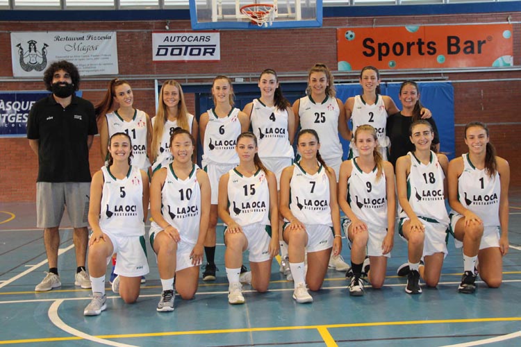 Aquest dissabte les jugadores reprenien la competició després de tres setmanes sense competir. Aquest “paron” es va notar a l’inici, on les sitgetanes van tenir molt poc encert en el tirs lliurats que proposaven les noies del MVP Cervelló en la zona 2-3 que van mantenir durant tot el partit.