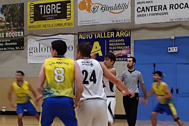 El passat dissabte a les 19:45 hores el Bàsquet Sitges-La Guixeta es va imposar per 53-55 al CNB Vilanova al pavelló Isaac Gálvez. Un partit molt igualat, molt disputat i molt dur que es va decidir amb una cistella d'en Mauro Pérez, llençat al final de la possessió, amb el cos desorientat i ben puntejat pels defensors, i que va entrar a la cistella aturant el cronòmetre a 0,7 segons pel final del partit. Mauro, de nou va ser protagonista del tir guanyador, com a Vilafranca quinze dies abans.