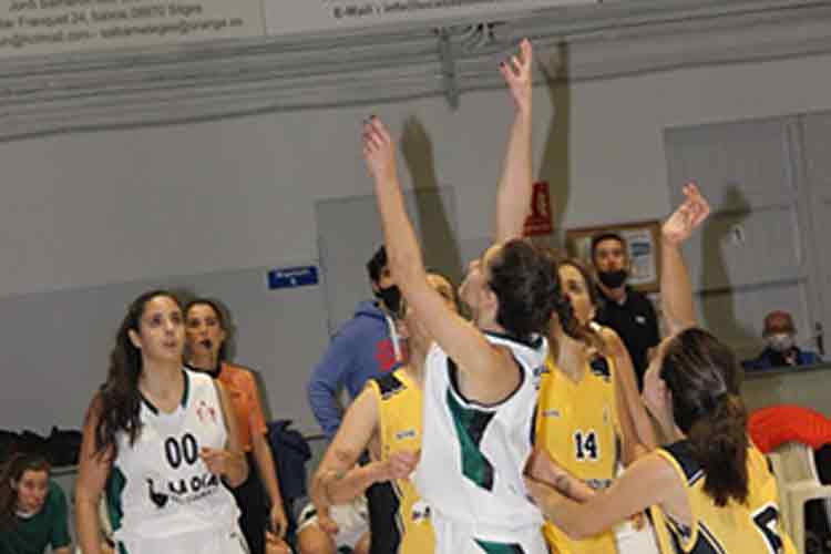 Abans de la jornada de descans. L'equip sènior es va reunir, per parlar i millorar alguns aspectes que mancaven. Aquestes dues setmanes els entrenaments han estat profitosos, i s'ha notat en la represa