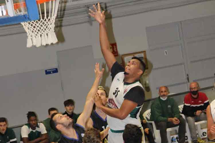 Nova victòria 68 a 58 del Sènior A del Club Bàsquet Sitges- La Guixeta, aquesta vegada contra el CB Valls, en un partit amb dues meitats ben diferents, i que va ser una mostra de la igualtat i competitivitat que es viu al grup 6 de la segona categoria catalana, jornada rere jornada. En guanyar el partit, el Sitges es consolida en el liderat, amb 6 victòries en 6 partits.
