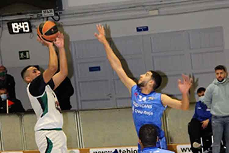 Còmoda victòria del Sènior del Bàsquet Sitges La Guixeta a Pins Vens, davant del Creu Roja Viladecans per 65 a 40 en un partit marcat per la baixa efectivitat de cara a cistella dels de Viladecans, i pel joc irregular dels locals que van combinar períodes de bon joc i de domini a ambos costats del camp, amb altres de pèrdues excessives de pilota i laxitud defensiva.