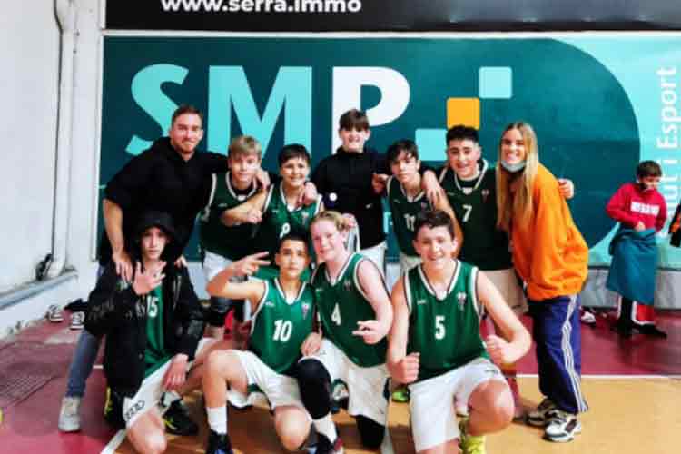 Còmoda victòria del Sènior del Bàsquet Sitges La Guixeta a Pins Vens, davant del Creu Roja Viladecans per 65 a 40 en un partit marcat per la baixa efectivitat de cara a cistella dels de Viladecans, i pel joc irregular dels locals que van combinar períodes de bon joc i de domini a ambos costats del camp, amb altres de pèrdues excessives de pilota i laxitud defensiva.