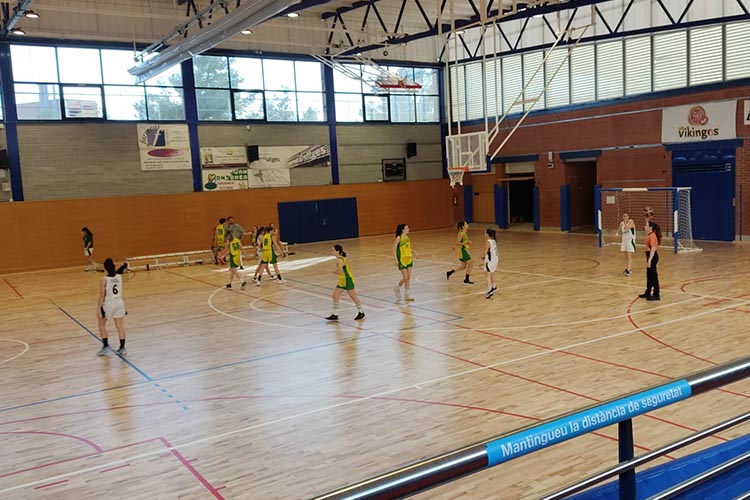 Resultat enganyós del sènior femení. La diferència en el marcador no es pot comparar amb la diferència a la pista. Les nostres noies han jugat un gran partit enfront del Caldes, primeres classificades de la seva lliga regular.