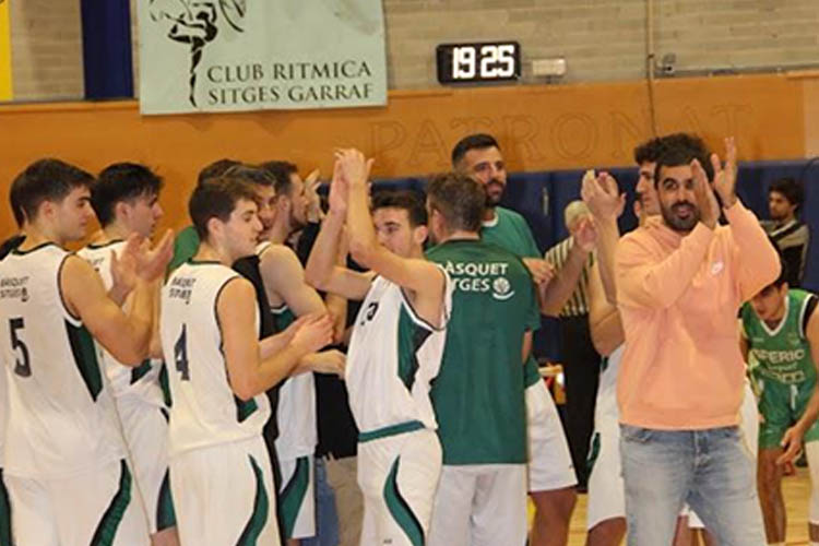 Setena jornada del Bàsquet Sitges – La Guixeta davant de l’Estudio Modular Sferic, equip de la part baixa de la classificació però que durant la setmana havien fet un canvi d’entrenador. Això significava que la intensitat i la concentració dels jugadors visitants estava assegurada. D’altra banda, el Sitges després de la dura derrota l’anterior setmana contra l’Esparreguera, tenia l’objectiu clar, tornar a la senda de les victòries demostrant que sigui qui sigui a la pista hi haurà total compromís i esforç.