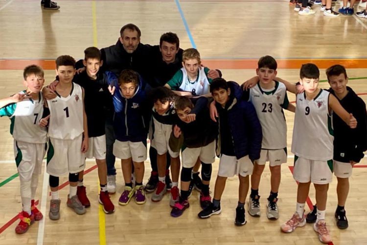 Última jornada de la primera volta de la temporada pel Bàsquet Sitges- La Guixeta, que amb un balanç de 9-1 ocupava la primera posició a la classificació. El rival d’aquesta jornada, el Castellet, equip que amb un balanç de 4-4 es situava a la mitja taula de la classificació sent el millor equip defensiu de la lliga, per punts rebuts.