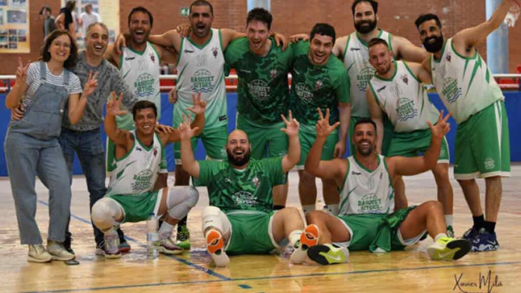 El Bàsquet Sitges A no va aconseguir la victòria a la última jornada de lliga i amb la victòria del Castellbisbal confirma el descens de categoria.